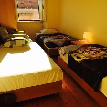 Lisbangla בית הארחה